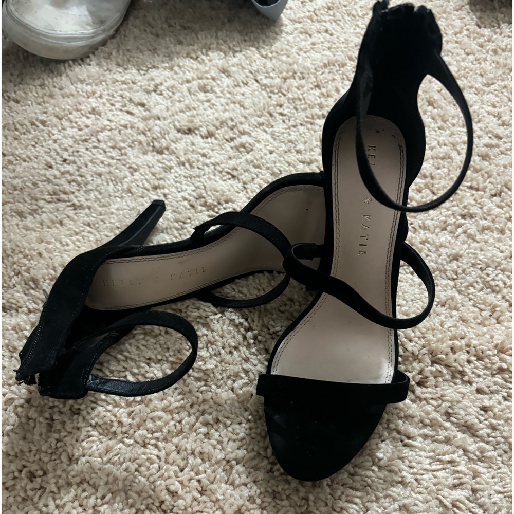 Blach Heels